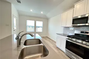 215 Magione Circle, Hutto, TX 78634 - Photo 11