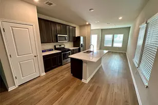 912 Main St, Hutto, TX 78634 - Photo 7