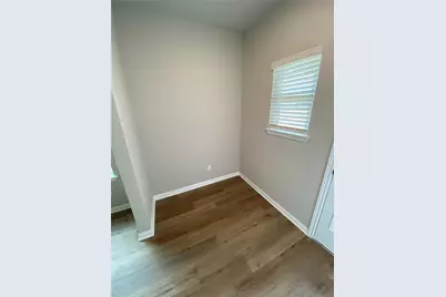912 Main Street, Hutto, TX 78634 - Photo 5