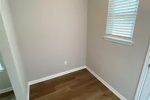 912 Main St, Hutto, TX 78634 - Photo 5