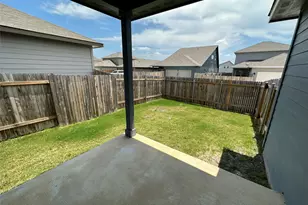 912 Main St, Hutto, TX 78634 - Photo 27