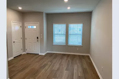 912 Main Street, Hutto, TX 78634 - Photo 13