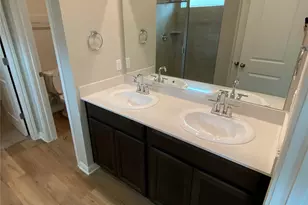 912 Main St, Hutto, TX 78634 - Photo 11