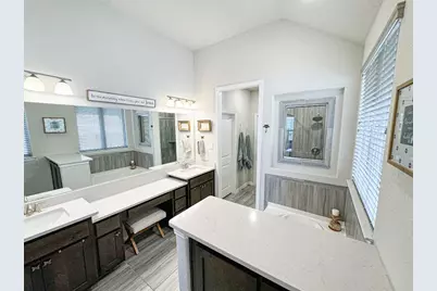 7609 Turnback Ledge Trail, Lago Vista, TX 78645 - Photo 15