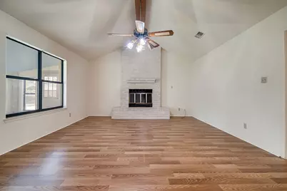 208 Edgewood Drive, Fredericksburg, TX 78624 - Photo 3