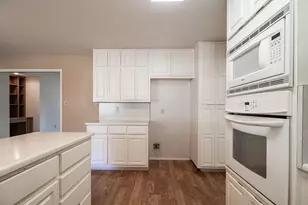 208 Edgewood Dr, Fredericksburg, TX 78624 - Photo 7