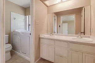208 Edgewood Dr, Fredericksburg, TX 78624 - Photo 13