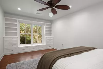 1601 Whitney Way, Austin, TX 78741 - Photo 15