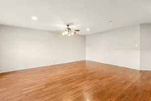 386 Paddington Dr, Kyle, TX 78640 - Photo 5