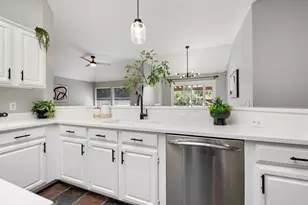 8009 Nairn Dr, Austin, TX 78749 - Photo 9