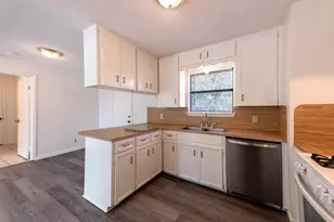 606 E E 2nd St, Elgin, TX 78621 - Photo 7