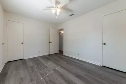 606 E E 2nd Street, Elgin, TX 78621 - Photo 15