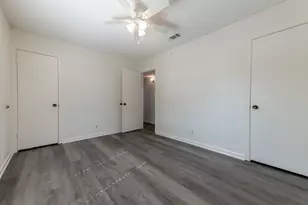 606 E E 2nd St, Elgin, TX 78621 - Photo 15