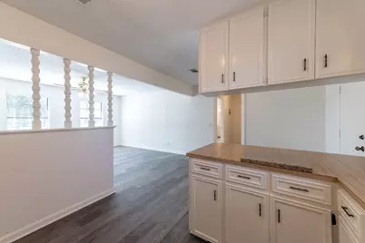 606 E E 2nd Street, Elgin, TX 78621 - Photo 9