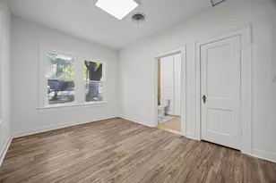 906 W 31st St, Austin, TX 78705 - Photo 13