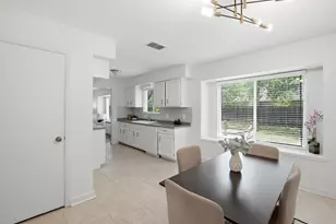 7001 Windrift Way, Austin, TX 78745 - Photo 7