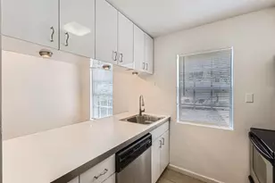 300 Crockett St, Austin, TX 78704 - Photo 7