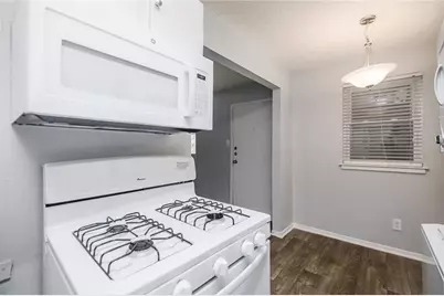 2401 Manor Road #221, Austin, TX 78722 - Photo 7