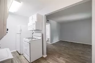 2401 Manor Rd, Austin, TX 78722 - Photo 5