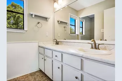 7700 Wakefield Drive, Austin, TX 78749 - Photo 9
