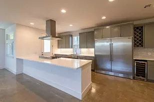 1902 S L Davis Ave, Austin, TX 78702 - Photo 9