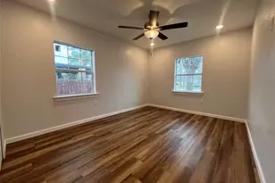 711 N Grimes St, Giddings, TX 78942 - Photo 9