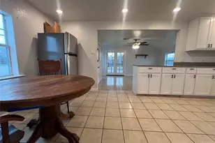 711 N Grimes St, Giddings, TX 78942 - Photo 7