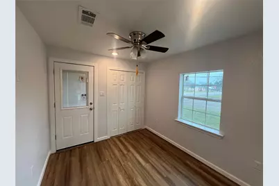 711 N Grimes Street, Giddings, TX 78942 - Photo 15