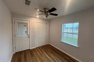 711 N Grimes St, Giddings, TX 78942 - Photo 15