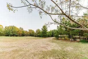 139 Village Forest Dr, Smithville, TX 78957 - Photo 11