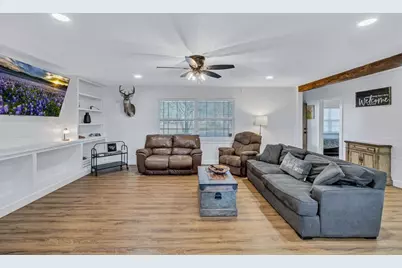 309 W Avenue H Avenue, Jarrell, TX 76537 - Photo 9