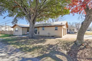 309 W Ave H Ave, Jarrell, TX 76537 - Photo 3