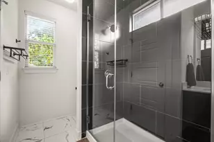 7200 Cordelia Ct, Austin, TX 78741 - Photo 15