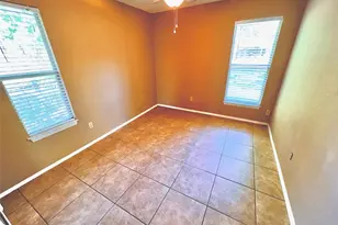 916 E 37th St, Austin, TX 78705 - Photo 11