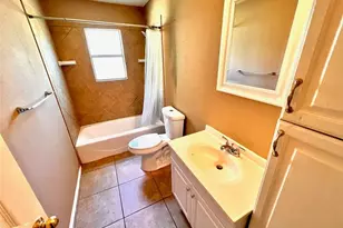 916 E 37th St, Austin, TX 78705 - Photo 9