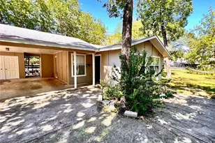 916 E 37th St, Austin, TX 78705 - Photo 1