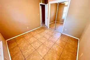 916 E 37th St, Austin, TX 78705 - Photo 7