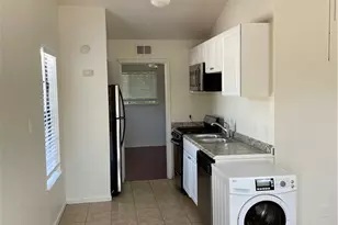 1010 W 23rd St, Austin, TX 78705 - Photo 3