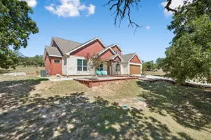 1783 Axis Cir, Fredericksburg, TX 78624 - Photo 3