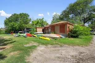 1409 Chestnut St, Bastrop, TX 78602 - Photo 13