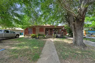 1409 Chestnut St, Bastrop, TX 78602 - Photo 7