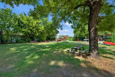 1409 Chestnut Street, Bastrop, TX 78602 - Photo 15