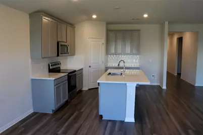 105 Sarnella Way, Hutto, TX 78634 - Photo 3