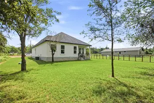 145 Kawainui Ln, Bastrop, TX 78602 - Photo 37