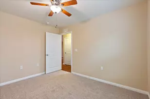 510 Holiday Creek Ln, Georgetown, TX 78633 - Photo 13