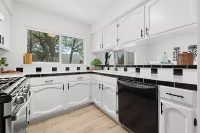 12113 Grey Rock Lane, Austin, TX 78750 - Photo 13