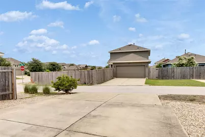 107 Friendship Oak Drive, San Marcos, TX 78666 - Photo 35