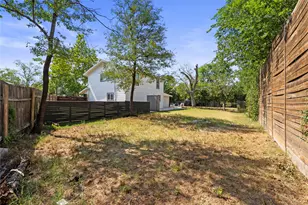 3001 Maplelawn Cir, Austin, TX 78723 - Photo 11