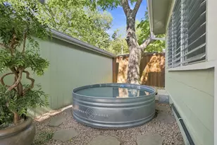 1011 E 45th St, Austin, TX 78751 - Photo 31