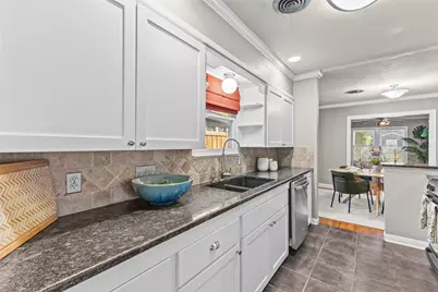 1011 E 45th Street, Austin, TX 78751 - Photo 5